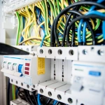 Научные открытия в области управления энергией и современные технологии